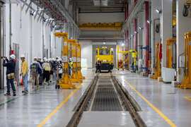 淡海機廠維修工廠內部